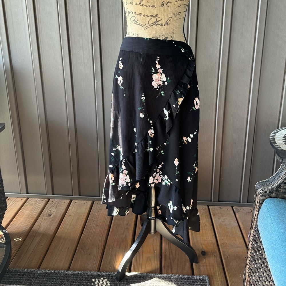 LC Lauren Conrad Floral Black High-low Skirt XL